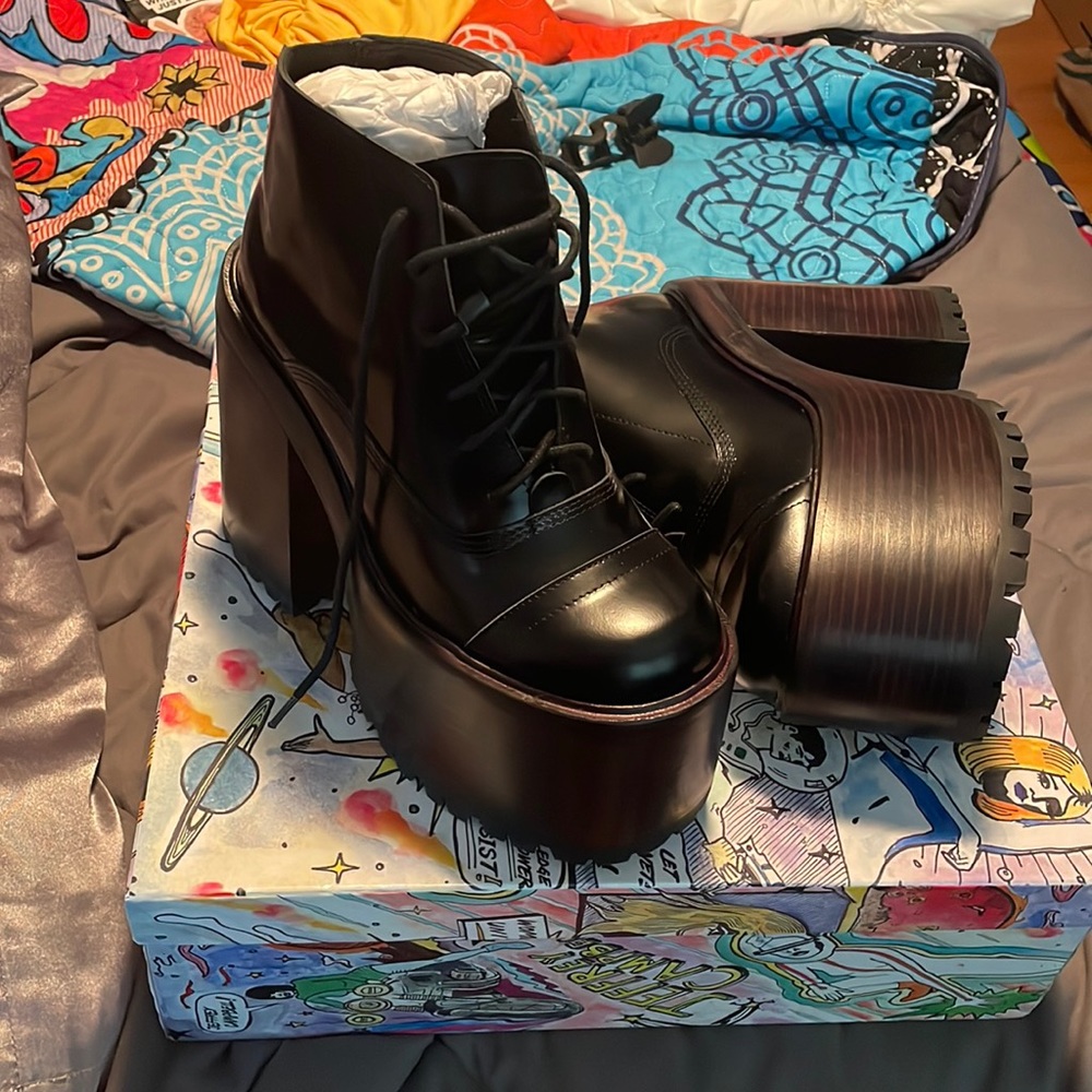 Takeoff platforms Jeffrey Campbell NWT
